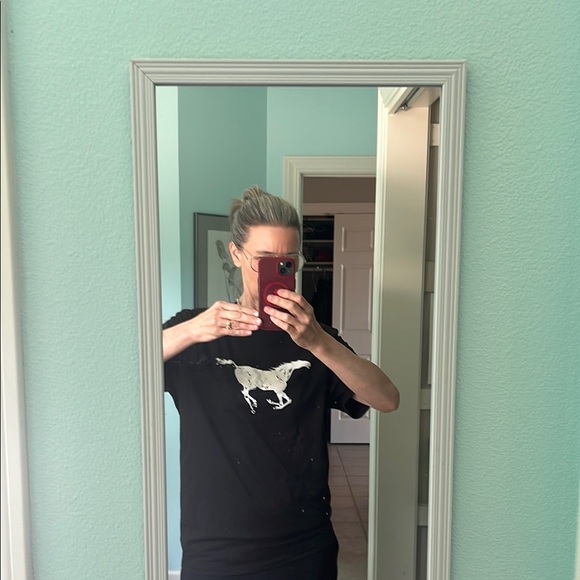 Neil Young 2024 Love Earth Tour Authentic Black T-Shirt -Women size L / Men M - Picture 3 of 4